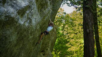 Routeninfos und Topos zum Klettergebiet «Chuenisberg» findest du im Kletterführer «Schweiz plaisir JURA» und «Schweiz extrem JURA» von edition filidor.