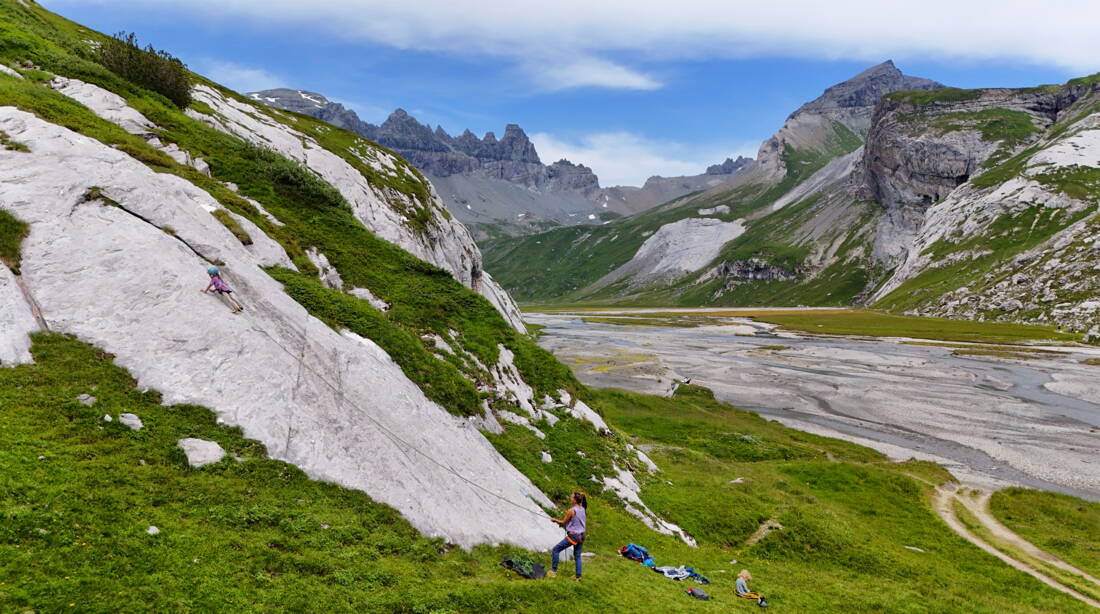 Segnesboden Routeninfos und Topos zum Klettergebiet «Segnesboden» findest du im Kletterführer «Schweiz plaisir OST» von edition filidor.