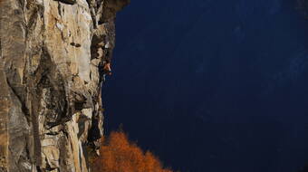 Routeninfos und Topos zum Klettergebiet «Buseno – Val Calanca» findest du im Kletterführer «extrem SUD» von edition filidor.