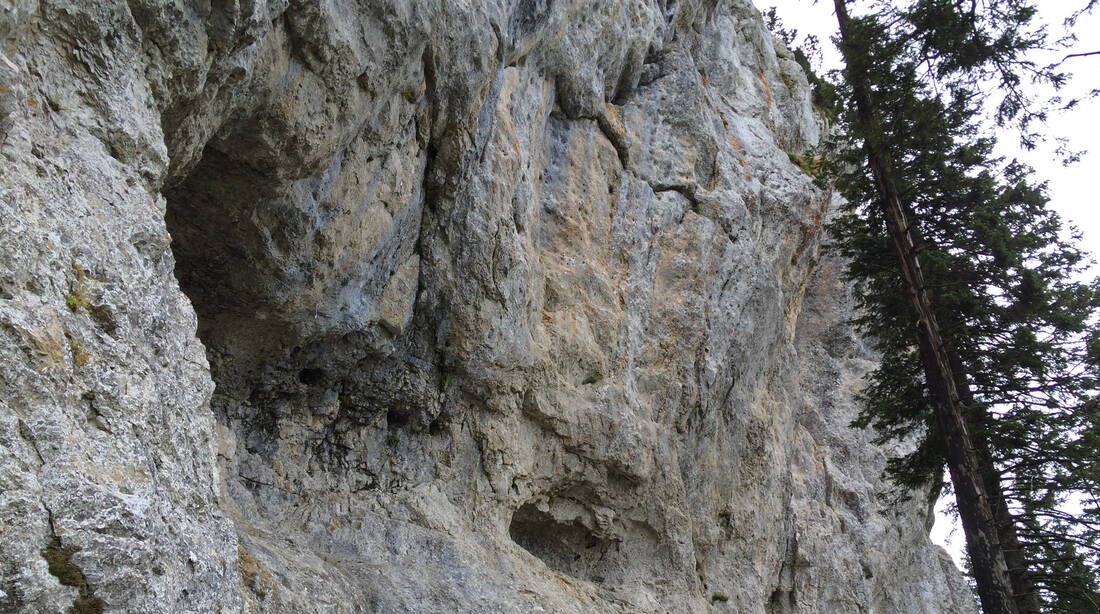 Routeninfos und Topos zum Klettergebiet «Le Suchet» findest du im Kletterführer «Schweiz plaisir JURA 2017» von edition filidor.