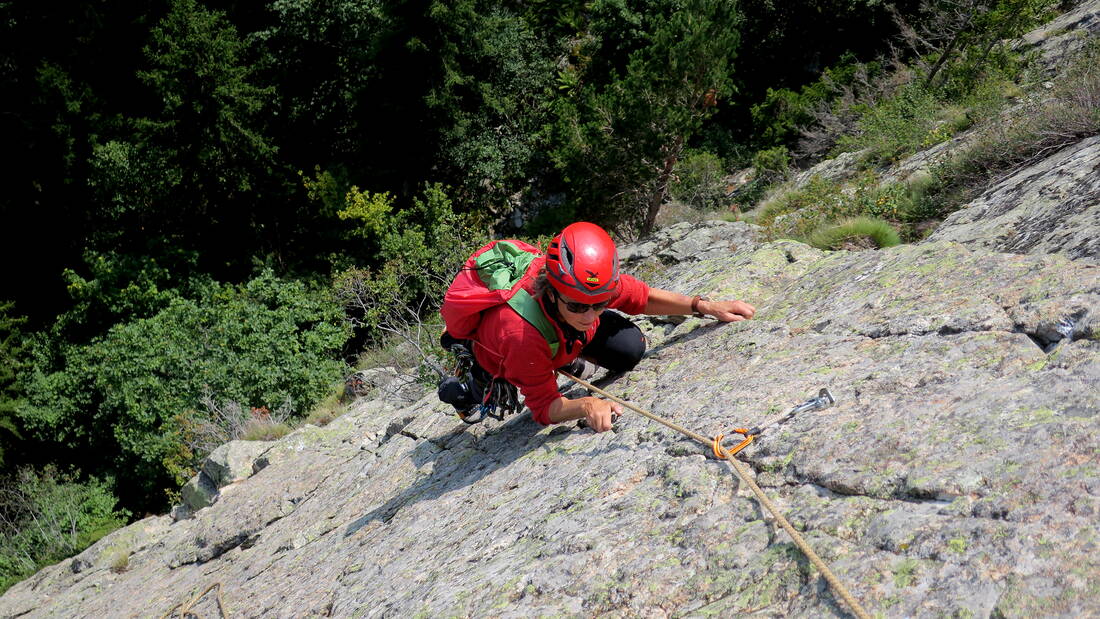 Routeninfos und Topos zum Klettergebiet «Sex des Granges» findest du im Kletterführer «Schweiz plaisir West Band 2» von edition filidor.