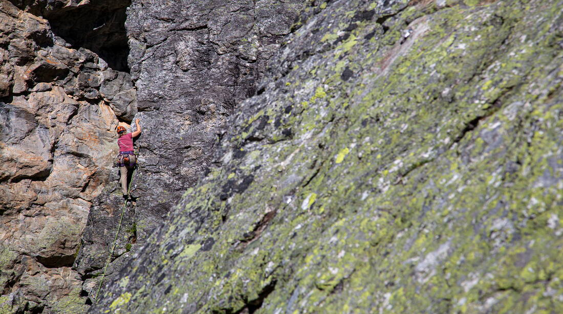 Routeninfos und Topos zum Klettergebiet «Mettmen» findest du im Kletterführer «Schweiz plaisir OST» von edition filidor.